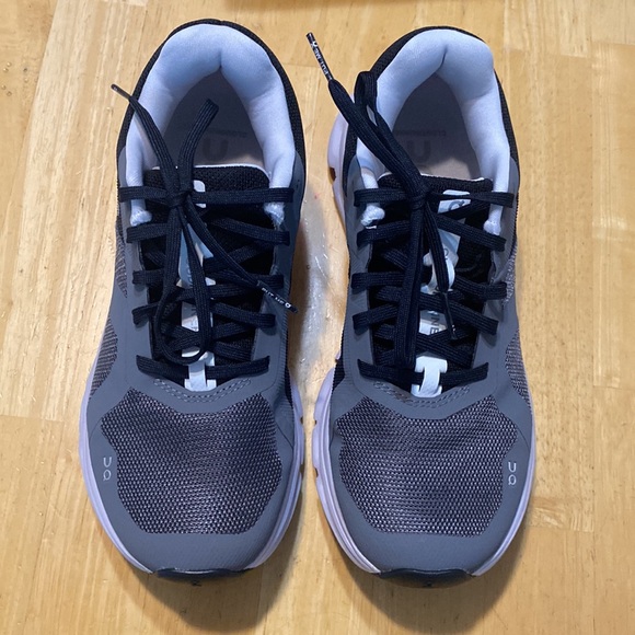 On running cloud runner sneaker - Picture 3 of 7